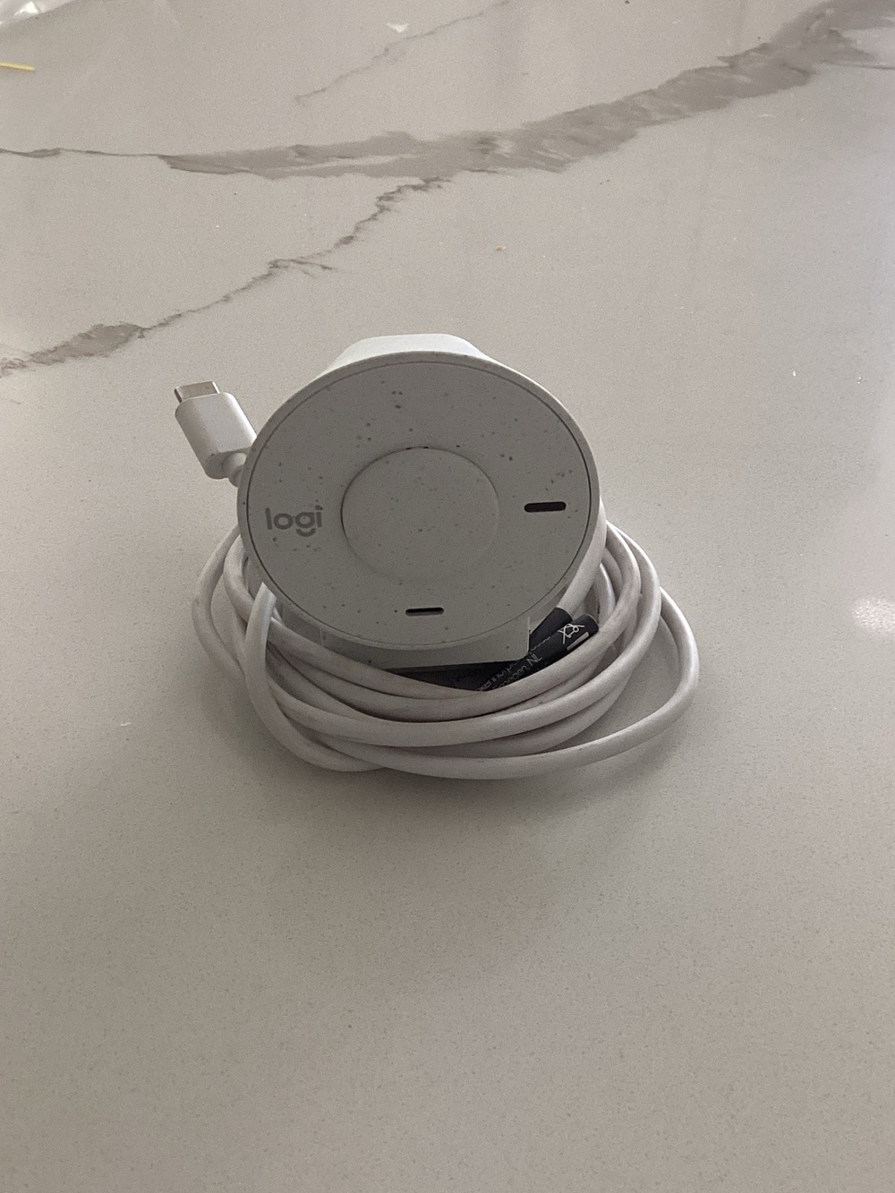 Logitech Camara web with USB-C Cable